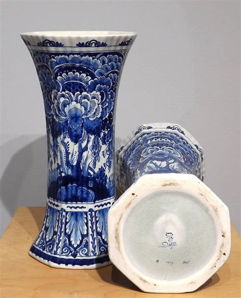 Delft Blue Vase - 211 For Sale on 1stDibs