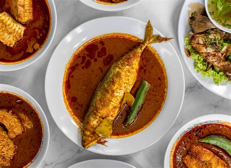 Delicious food, Busy environment - Pak Man Asam Pedas