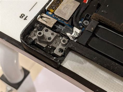 Dell xps 15 9560 hinge replacement.  Earn.  SureCanDo Computer Services 3. 99 + $6.  More tha...