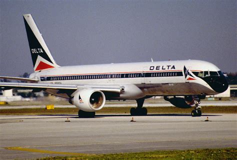 Delta Air Lines Boeing 757-232 Reg.: N653DL MSN: 24393 Line No.