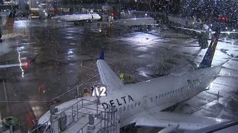 Delta flight from Chicago lands safely at Logan Airport after possible lightning strike