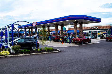 Delta sonic transit road clarence. Feb 9, 2024 · Delta Sonic’s latest proposal for a car wash-gas station would transform a vacant lot on Transit Road in Cheektowaga into an automotive and mini-retail center. Part of the 14-acre parcel 