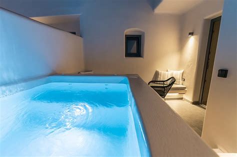 Deluxe Suit With Spa Bath.