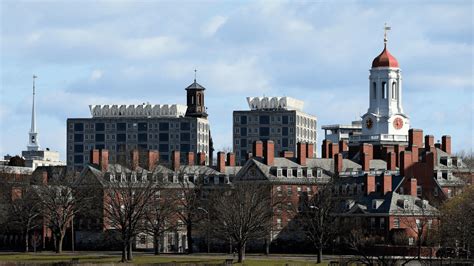 Demanda alega que Harvard da un trato preferente a las admisiones heredadas, que son “abrumadoramente” blancas