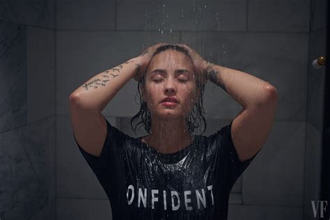 199 Nude videos. 3 Leaked content. 4. Demetria Devonne "Demi" Lovato (/ˈdɛmi loʊˈvɑːtoʊ/ DEM-ee loh-VAH-toh or lə-VAH-toh; born August 20, 1992) is an American singer, songwriter, and actress. After making her debut as a child actress in Barney & Friends, Lovato rose to prominence in 2008 when she started in the Disney Channel .... Demi lovato in nude