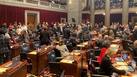 Democratic filibuster blocks vote on bill making it harder to amend Missouri Constitution