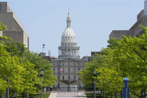 Democrats adjourning Michigan Legislature to ensure new presidential primary date