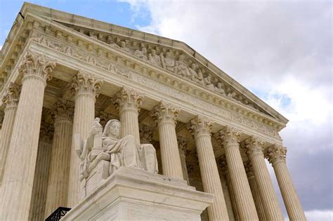 Democrats push legislation for Supreme Court ethics