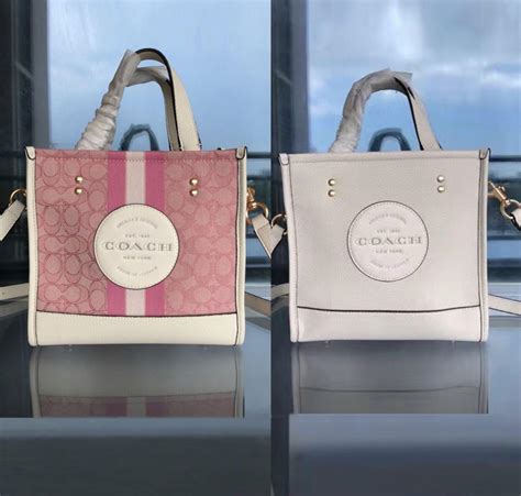Dempsey tote 22 pink. Coach Women's Dempsey Tote 22. 4.3 92 ratings. $40704. Import Fees Deposit Included. Colour Name: Im/Light Khaki/Wine. $40704. Import Fees Deposit Included. $7.22 delivery Saturday, May 20. Details. 