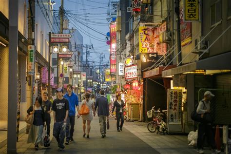 Den den town osaka. Is it safe to walk around Osaka, Japan at night? In this video, I walked from Sennichimae Doguyasuji shopping street to Den-Den Town (Nipponbashi) to Shinsek... 