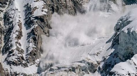 Denali National Park worker dies after triggering avalanche