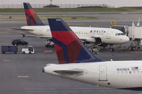 Department of Transportation investigating lengthy Delta Air Lines delay in triple-digit temperatures