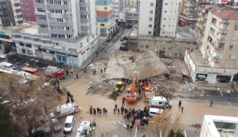 Depremde 21 kişinin öldüğü 8 katlı binanın yapı ortağı yakalandı