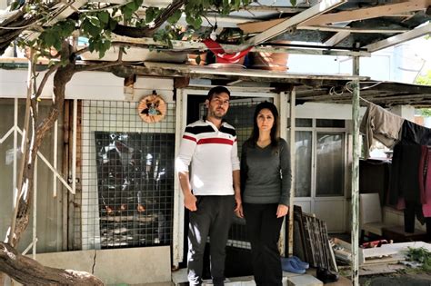 Depremzede aile bir kez daha evsiz kaldı: Ev almak isterken bir milyon liralık arabasından oldu