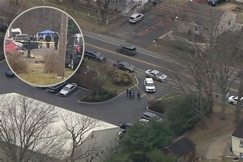 Deptford officer shot. DEPTFORD, N.J. (CBS) -- Police union officials have identified the Deptford Township Police officer who was wounded in a shooting incident that left a suspect dead Friday. The officer is Bobby ... 