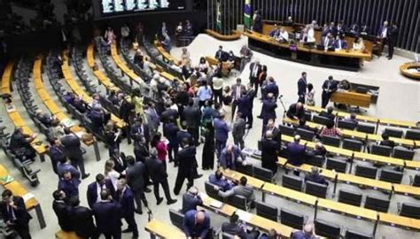 Deputados das bancadas da ‘bala, boi e Bíblia’ atuam juntos em defesa de ...