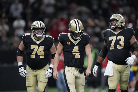 Derek Carr plays through a shoulder injury, but struggles continue for the Saints’ offense