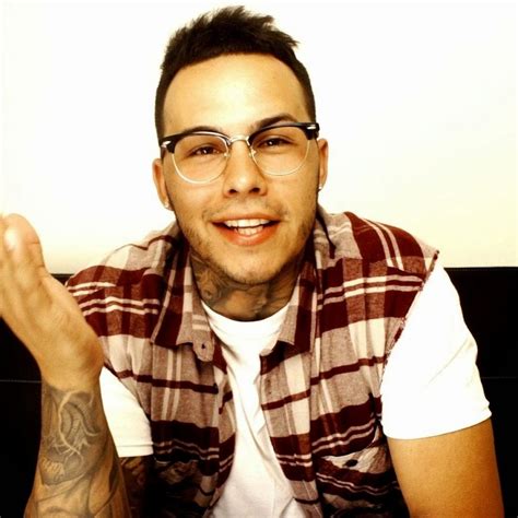 He started a YouTube channel in August 2010 with three of his close friends NesBoog, Qbanguy, and Lil Moco. . Derekdeso