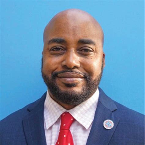 Derrick Neal, a health administrator with extensive experience in public health and municipal government, has been named the new chief public health officer for the City of Cambridge. Mr. Neal will serve as a city department head, overseeing the nationally accredited Cambridge Public Health Department.. 