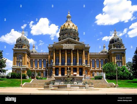 Des Moines Iowa State Capitol USA Posted 1910 AC Bosselman …