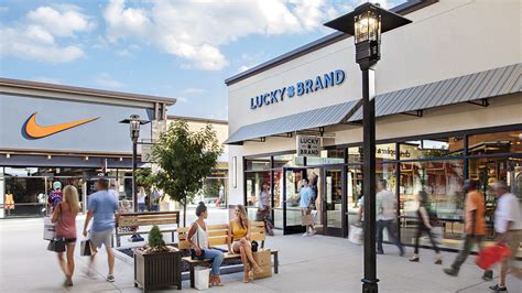 Des moines outlet mall. Plus, we believe that picking up your favorite looks in stores and online shouldn’t mean spending an arm and a leg, so there are always deals waiting for you. We’re talking 24 hours a day, seven days a week. Follow. Phone. (515) 644-2723. 
