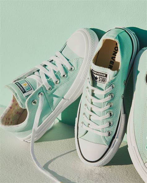 Designer shoe warehouse converse. Participate in our Shoe It Forward program by donating new or gently used shoes to any DSW store. All you have to do is bring your shoes to any DSW store and drop them in the Shoe It Forward box. Plus, you'll get 50 points for every donation made. To receive your points, make sure you let a store associate know you are donating and provide them ... 
