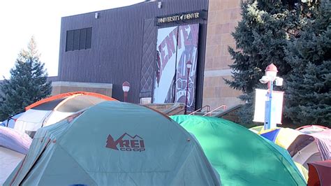 Despite freezing temps, DU students camp out for Pioneers hockey tickets