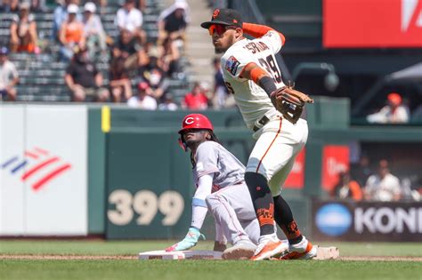 Despite loss in finale, SF Giants back on postseason track after series with Reds