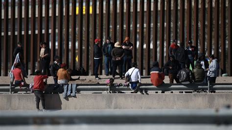 Despite promises, attorneys are scarce as the US resumes speedy asylum screenings at border