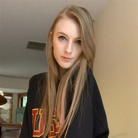 Contact: Chat with Destinationkat Ethnicity: White Body: Slim Height: 65 in Weight: 45 kg Hair length: Long Hair color: Blonde Eyes color: Grey About me: Hey! My name is Kat :) I've been making videos for some time and enjoy doing it.