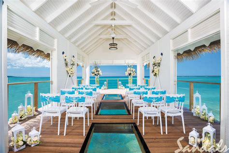 Destination weddings all inclusive. Secrets Moxché Playa Del Carmen is an adults-only all-inclusive resort, so it's best for the type of destination wedding where the kids are left at home.This property sits just a few miles from ... 