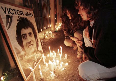 Detienen a un chileno buscado por el asesinato de Víctor Jara tras revocarle la nacionalidad estadounidense