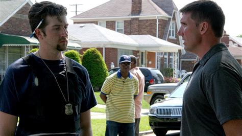 Detroit first 48 episodes. Thu, Nov 30, 2006 45 mins. In Memphis, a gas station clerk is shot in an armed robbery. The clerk hits the store's panic button, locking his killer inside. Moments later, the clerk dies from his ... 