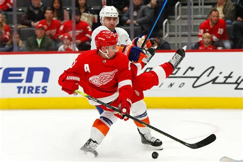 Detroit red wings game. October 21, 2023. OTTAWA – The Detroit Red Wings and Ottawa Senators added another entertaining chapter to their budding rivalry on Saturday afternoon, which saw Detroit extend its winning ... 