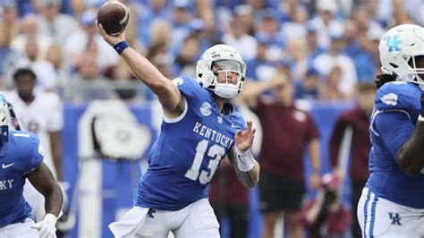 Devin Leary throws for 4 TDs and Kentucky rallies twice to outlast Eastern Kentucky 28-17