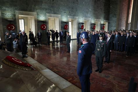 Devlet erkanı Atatürk’ün 85.ölüm yıldönümünde Anıtkabir’i ziyaret etti