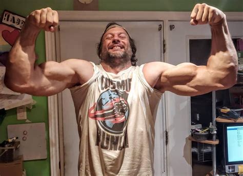 Devon larratt height. During the 2021 Olympia weekend in Orlando, FL, Larratt was challenged by former WWE Superstar Braun Strowman, whose real name is Adam Scherr, a former strongman, to a battle on the arm-wrestling ... 