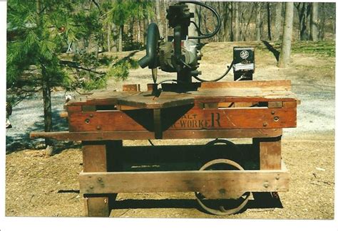 Raymond DeWalt, a tradesman from Pennsylvania, revolutionized the construction industry with his innovative woodworking machine, the “DeWalt Wonder-Worker.” Founded in 1924, DEWALT gained recognition for its commitment to excellence and ability to streamline woodworking operations without compromising quality or safety.