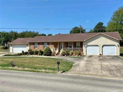 View detailed information about property 16394 Breezeway Dr, Dexter, MO 63841 including listing details, property photos, school and neighborhood data, and much more.. 