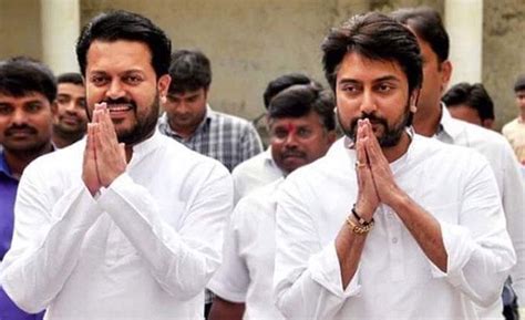 Dhiraj Deshmukh - Wikipedia