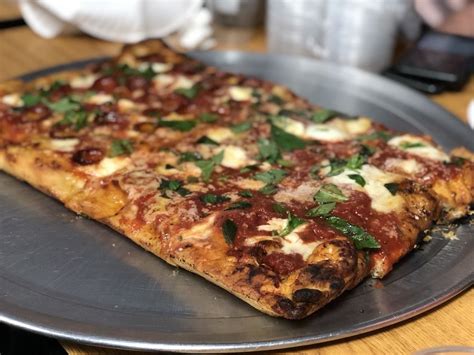 Di fara pizza nyc. Pizzeria Bianco will soon open for dinner and the chef will serve his classic wood-fired Neo-Neapolitan pizzas. Right now, the slices are lunch only, and come dinner service, large 18-inch New ... 