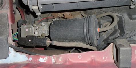 Diagnosing and Repairing Ford Air Suspensions MOTOR