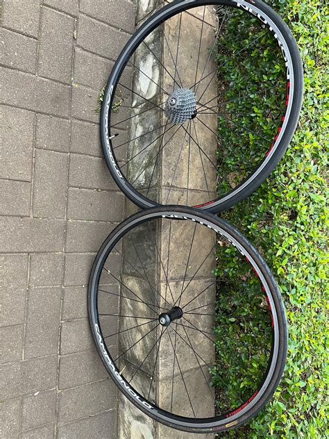 Diamondback db9 full size magazine.  Campagnolo Neutron Ultra wheels / ...