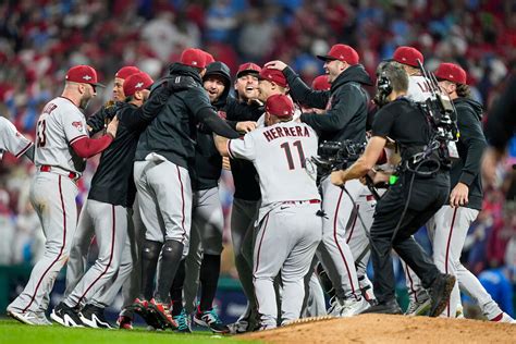 Diamondbacks stun Phillies 4-2 in Game 7 of NLCS to reach first World Series in 22 years