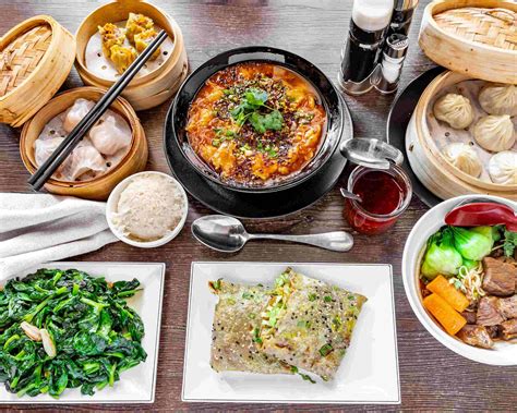 Dian xin. Mar 18, 2019 · Dian Xin is home to some of the city’s most delicious takes on the form, from xiao long bao — Hong Kong-style soup dumplings filled with crabmeat and crawfish — to the delicate pork-filled ... 