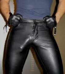 Dicker Schwanz In Enger Fotze