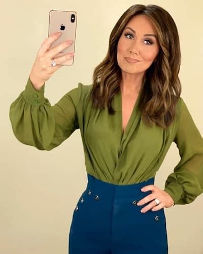 Tompkins is still alive and healthy as of October 2022. She is working at FOX13 in Seattle, Washington serving as the co-anchor of FOX 13 News at 5 pm, 6 pm, 10 pm, and 11 pm, alongside David Rose.. 