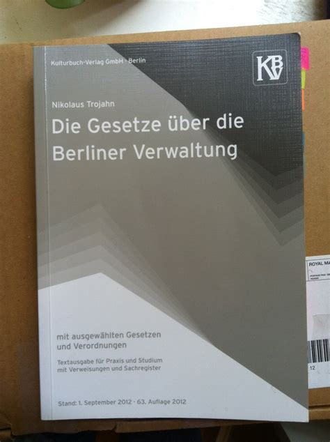 Die gesetze über die berliner verwaltung und die verwaltungsgerichtsordnung. - Ford 8340 manuale del proprietario del trattore.