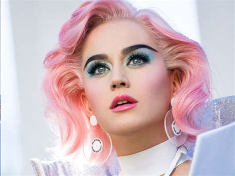 Die ultimative Anleitung zur Katy Perry Perücke