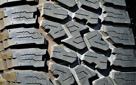 Different Types of Tyre Tread Patterns And Their Advantages